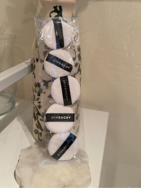 Givenchy White Plush Makeup Puffs - Pack of 5